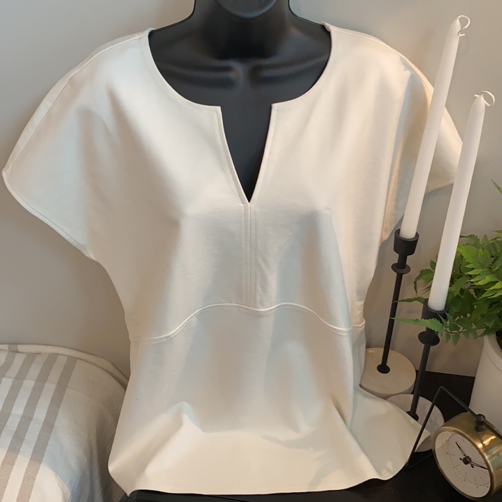 Stunning Ann Taylor cream knit top